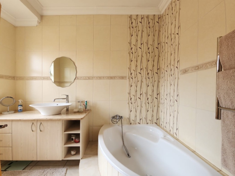 3 Bedroom Property for Sale in Xanadu Nature Estate North West